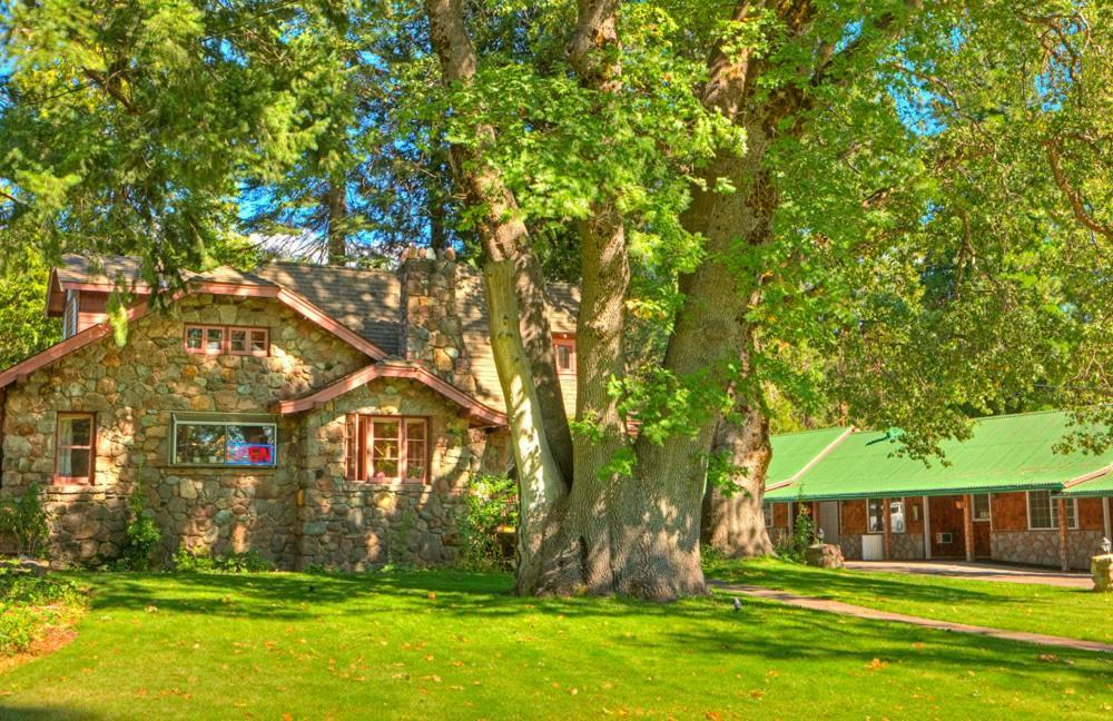 Strawberry Valley Inn Mount Shasta Esterno foto