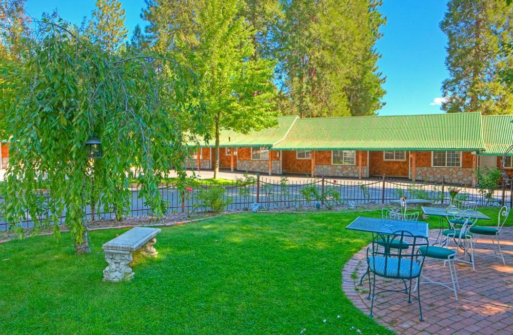 Strawberry Valley Inn Mount Shasta Esterno foto