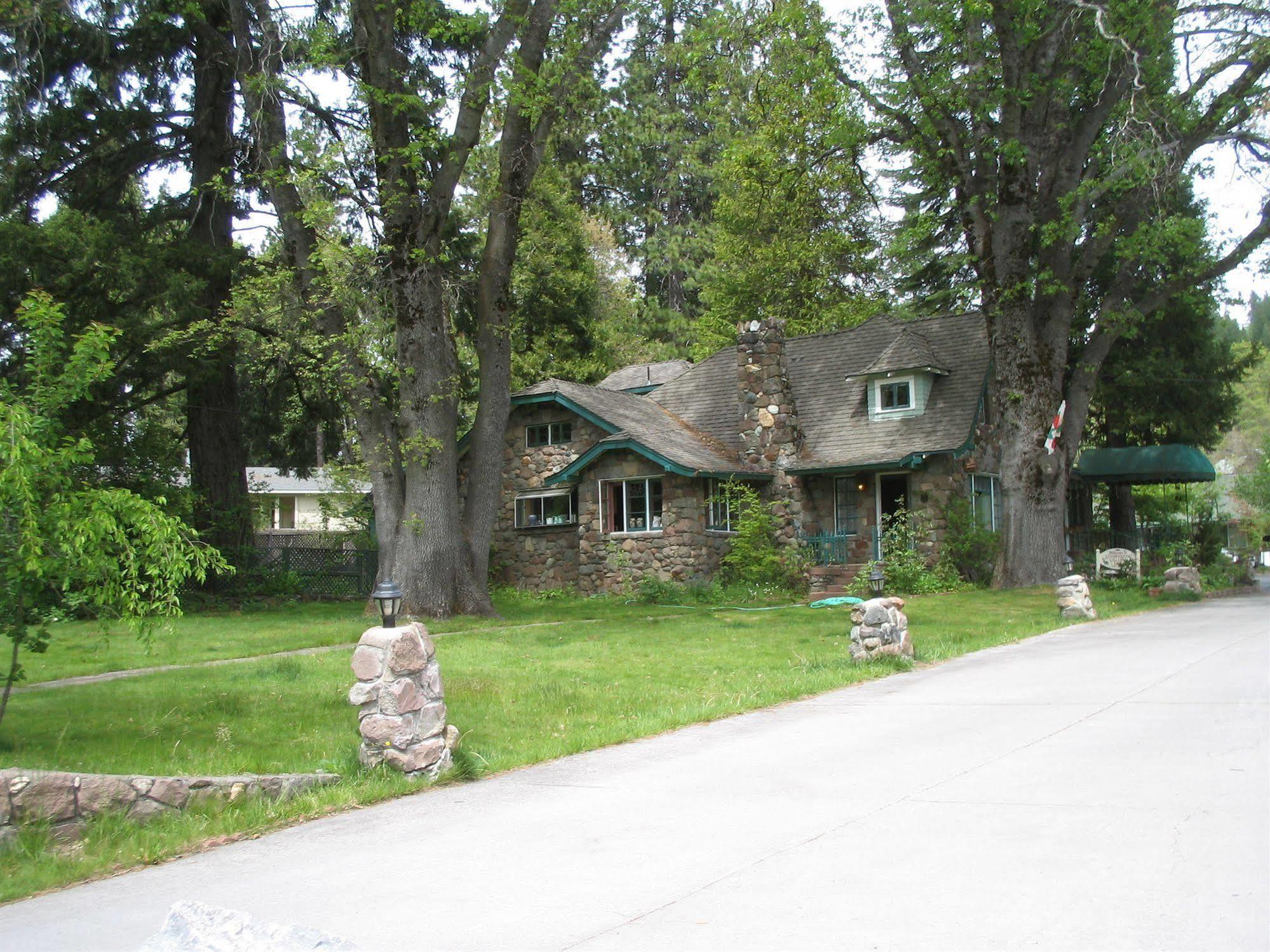 Strawberry Valley Inn Mount Shasta Esterno foto